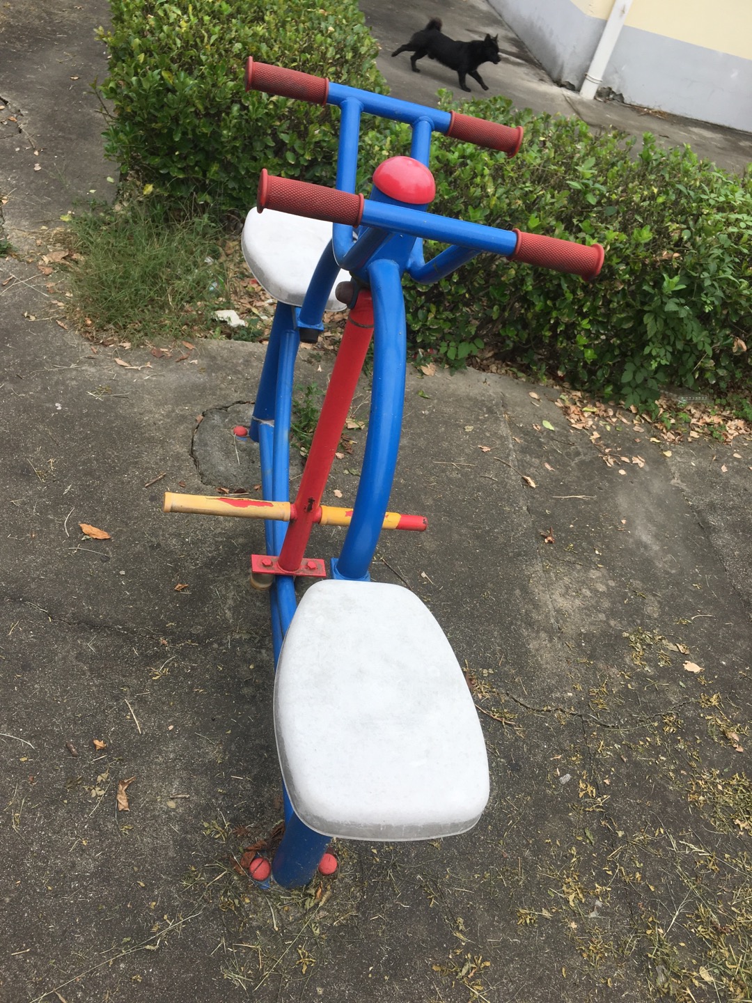 下肢锻炼器