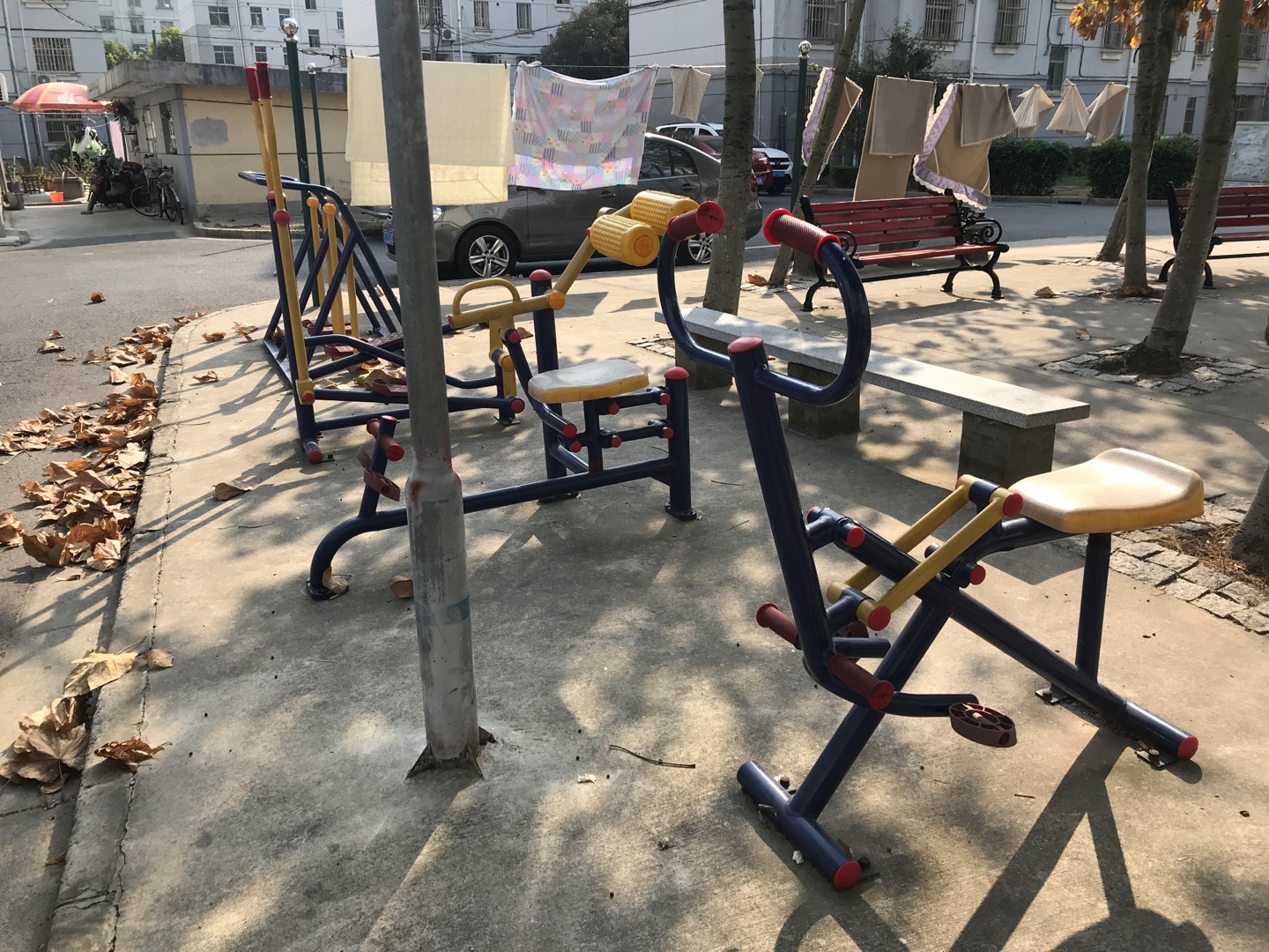 思凡三居施湾二路1026弄16号健身路径