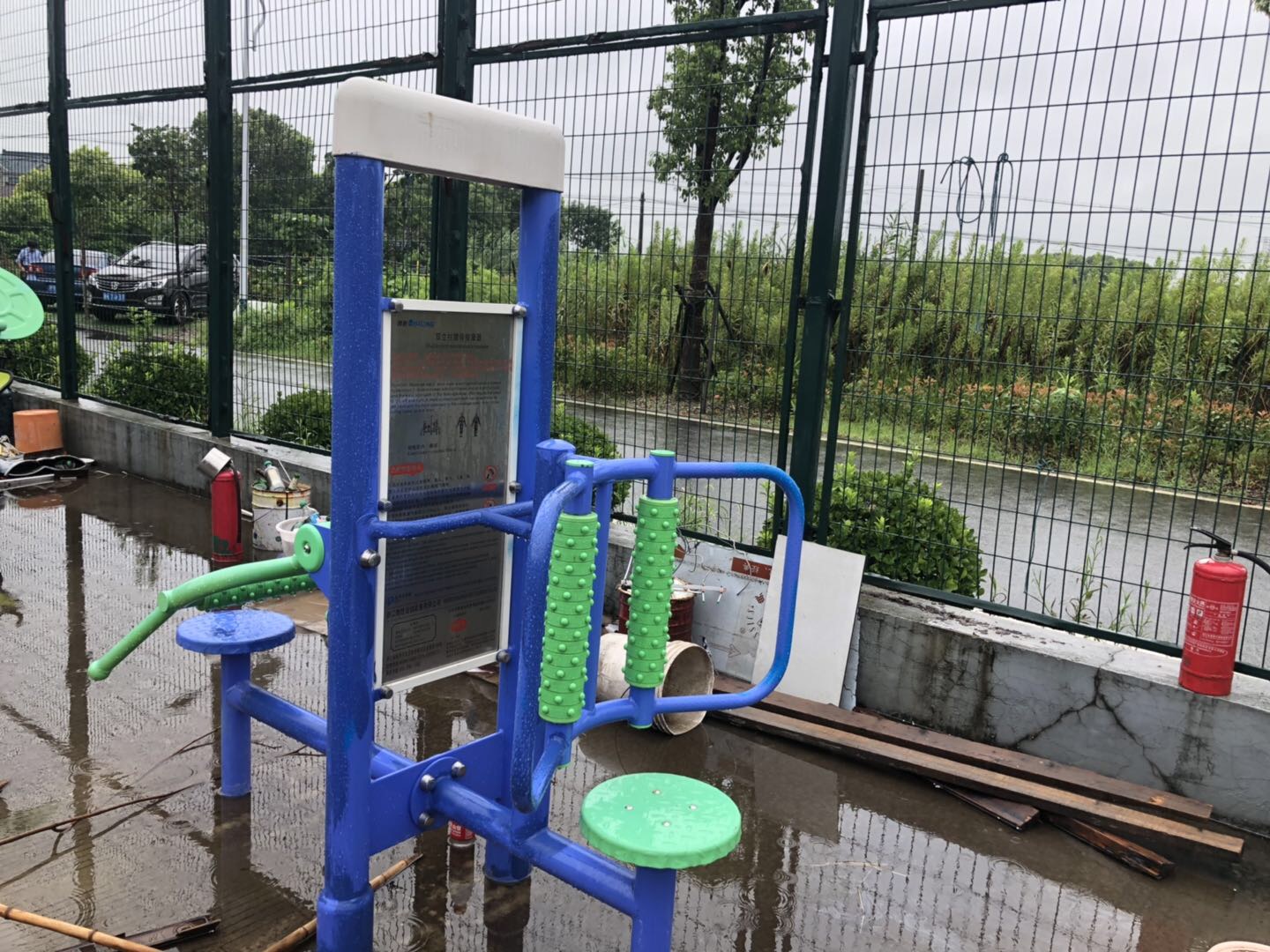 双立柱腰背按摩器