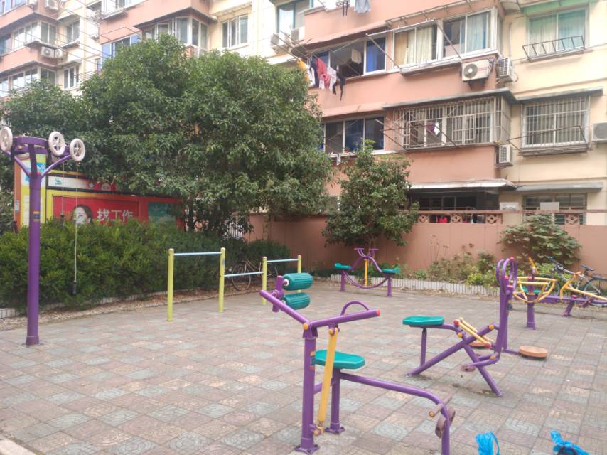 芳华路630弄健身点