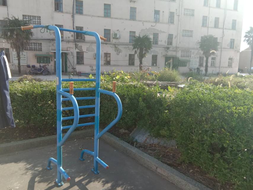 多功能训练器