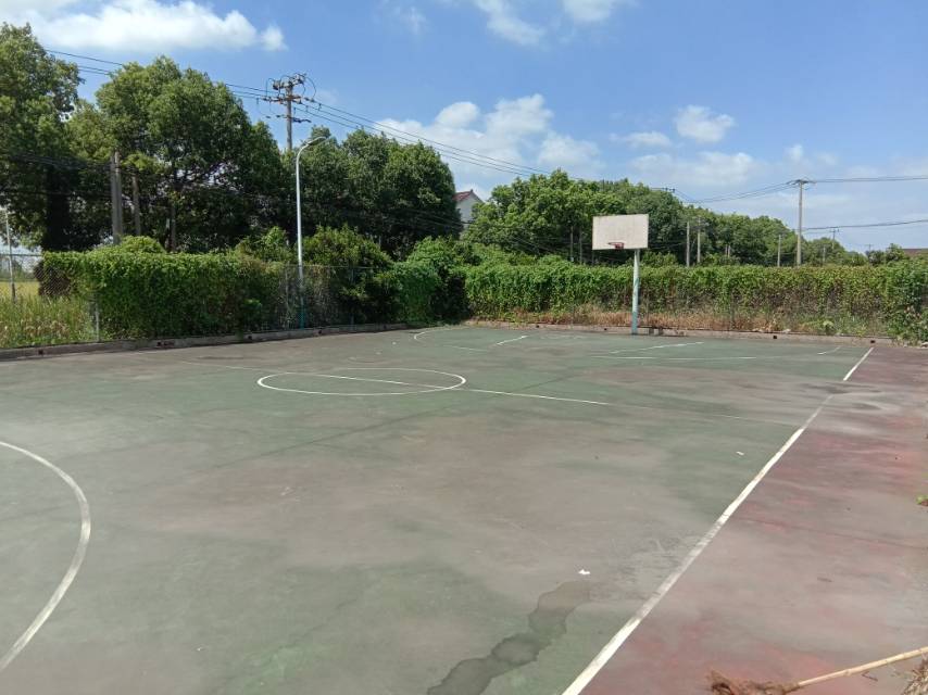 下坊村篮球场