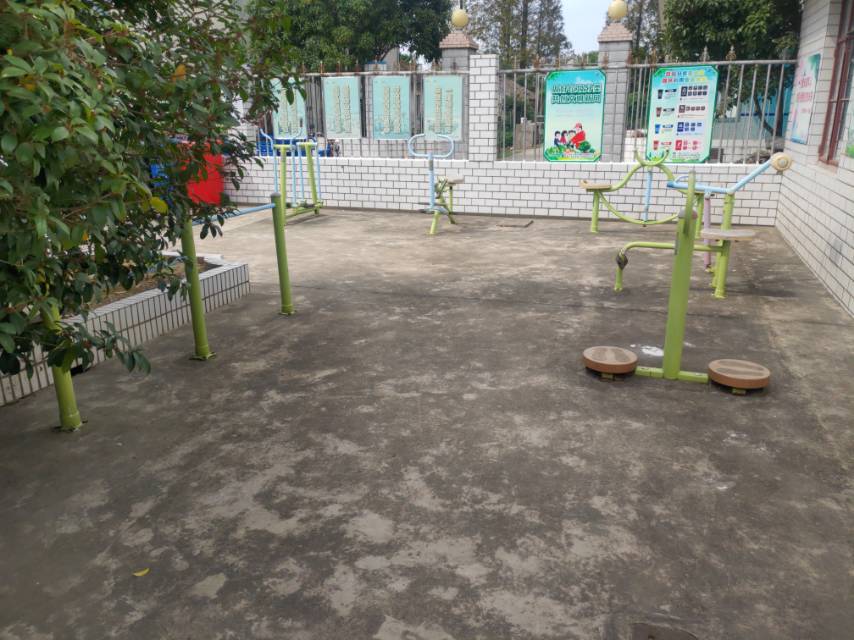 镇东村健身点