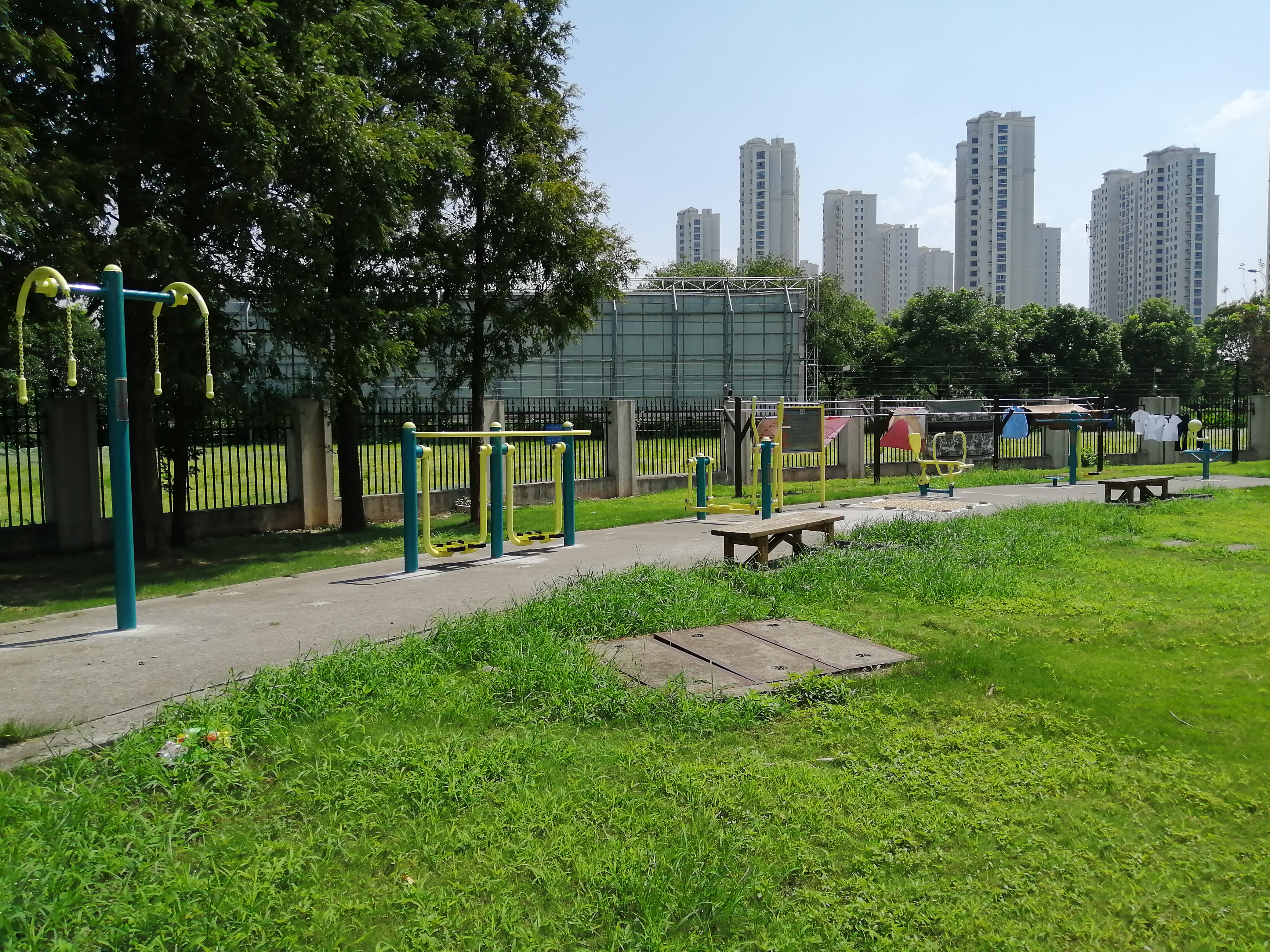浦东新区高东镇新高苑第二居委会健身苑点2