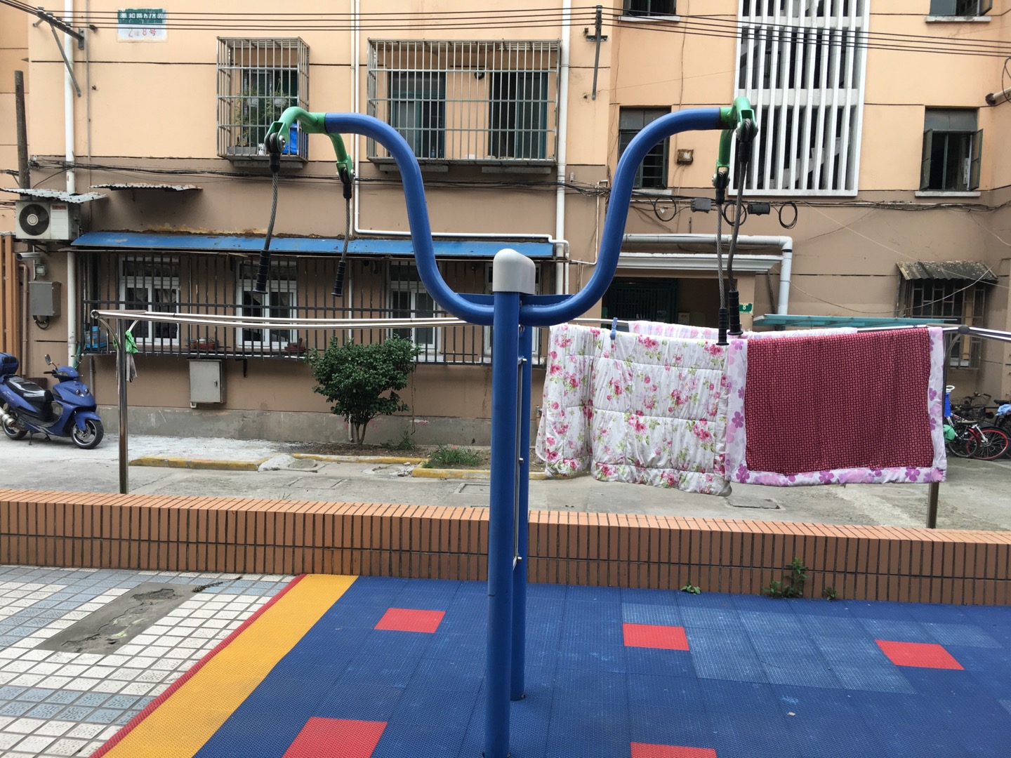 双立柱牵引器