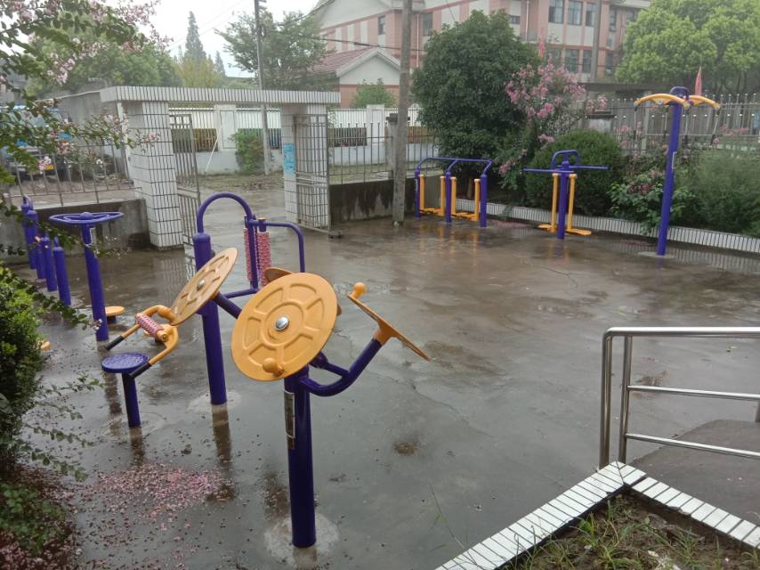 芦潼村（芦花）健身点