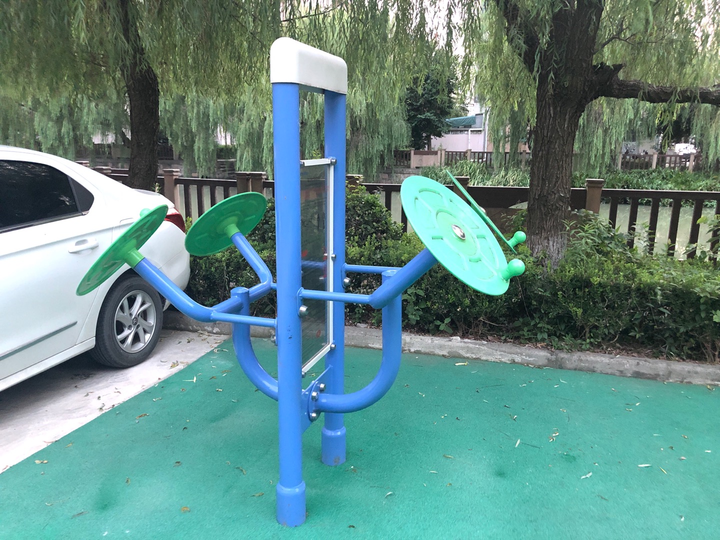 双立柱太极揉推器