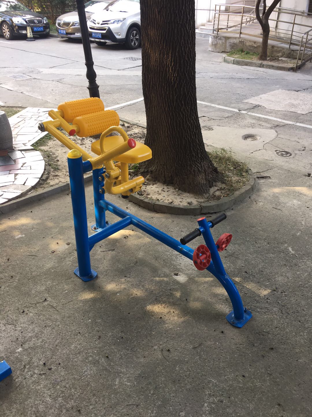 自重腹背锻炼器