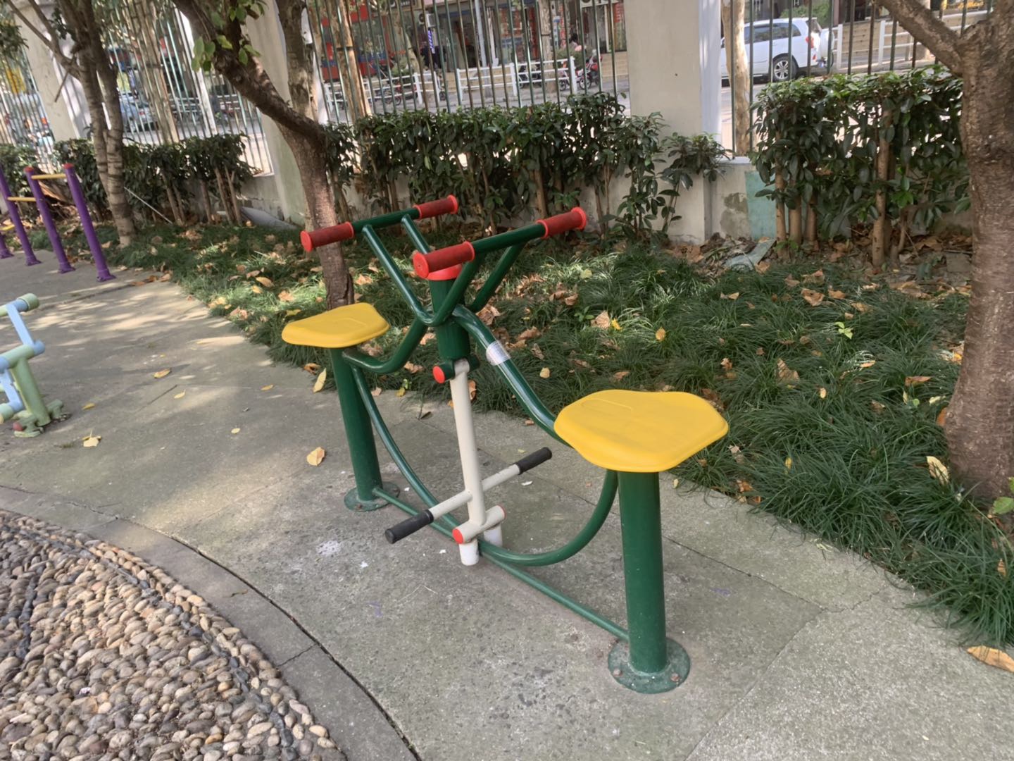 下肢训练器