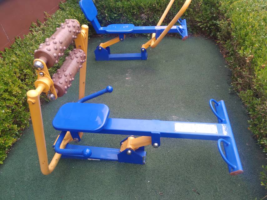 腹背屈伸训练器