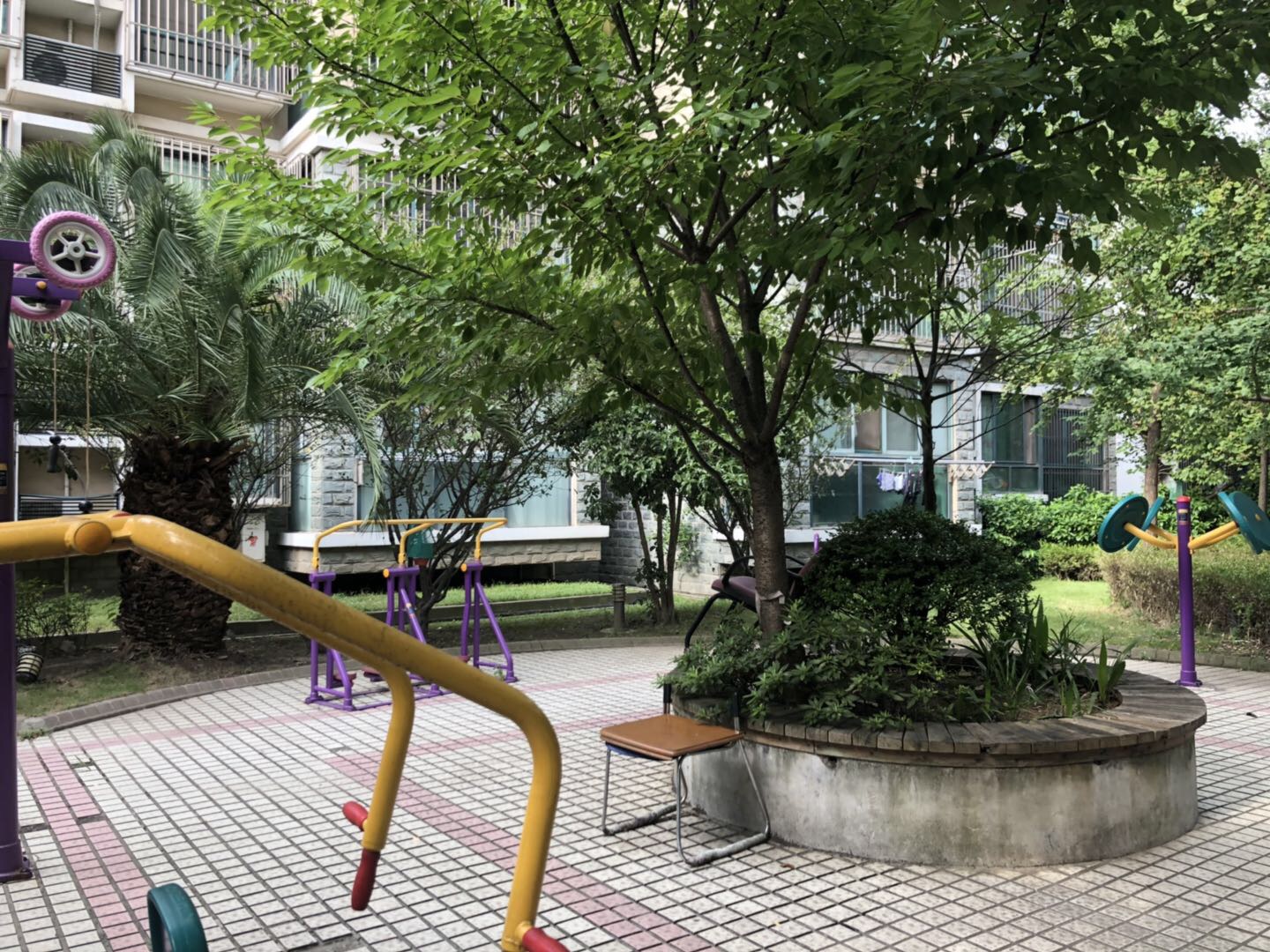 逸仙一村二居健身点三（紫逸佳苑）