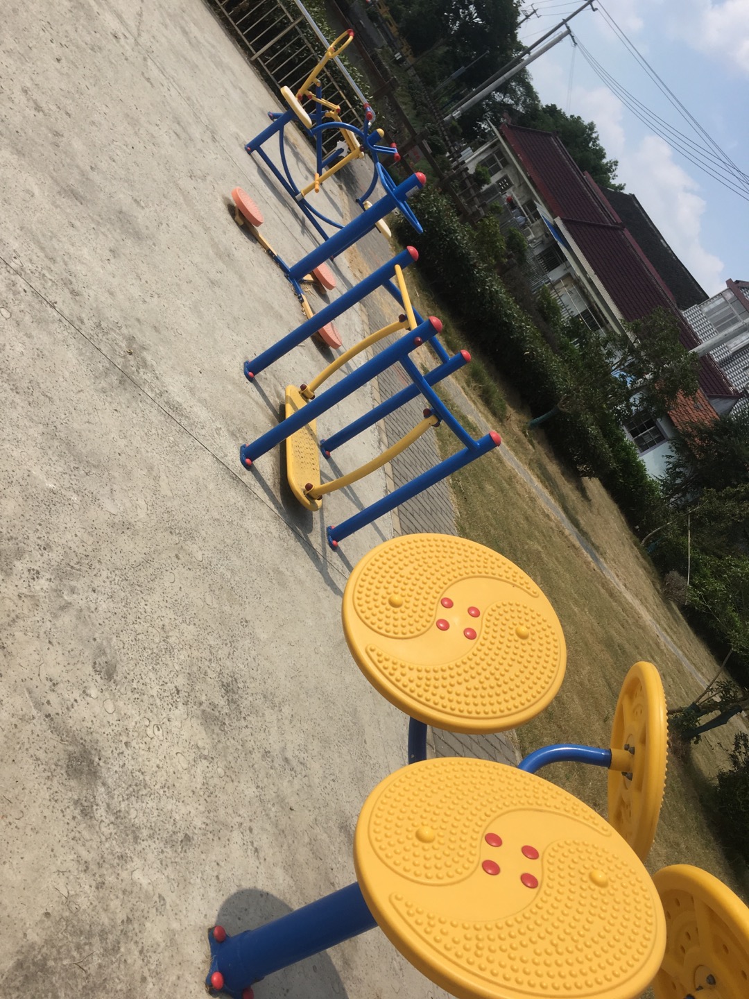 曹家浜村南四队健身点