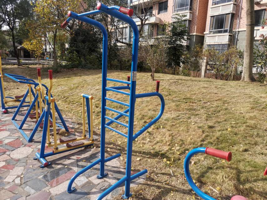 多功能训练器