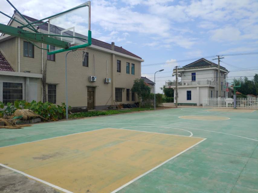 浜东村灯光篮球场