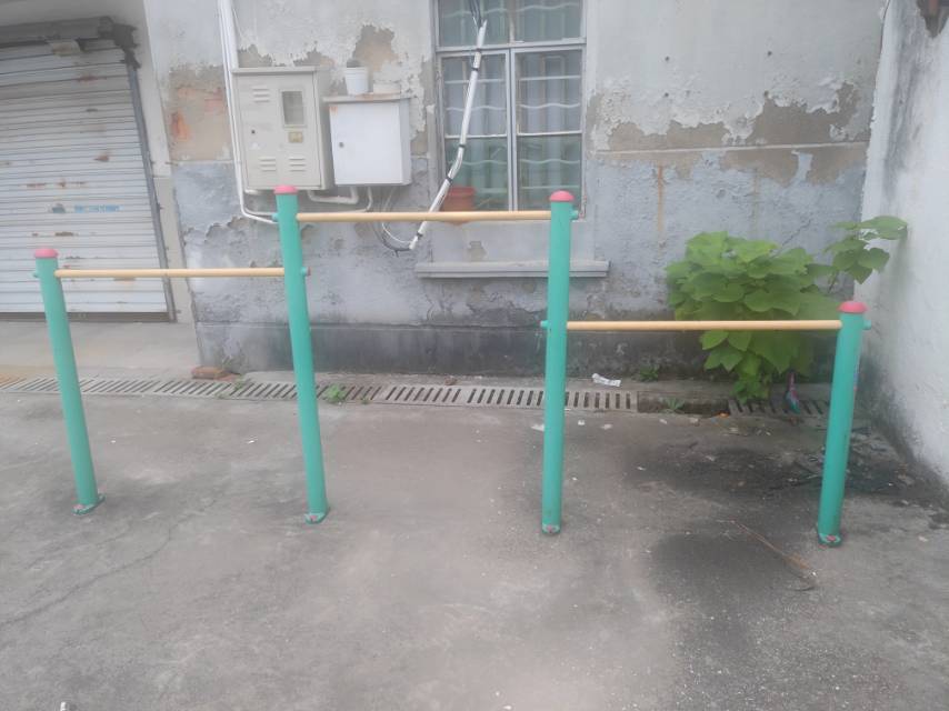 搁腿杠