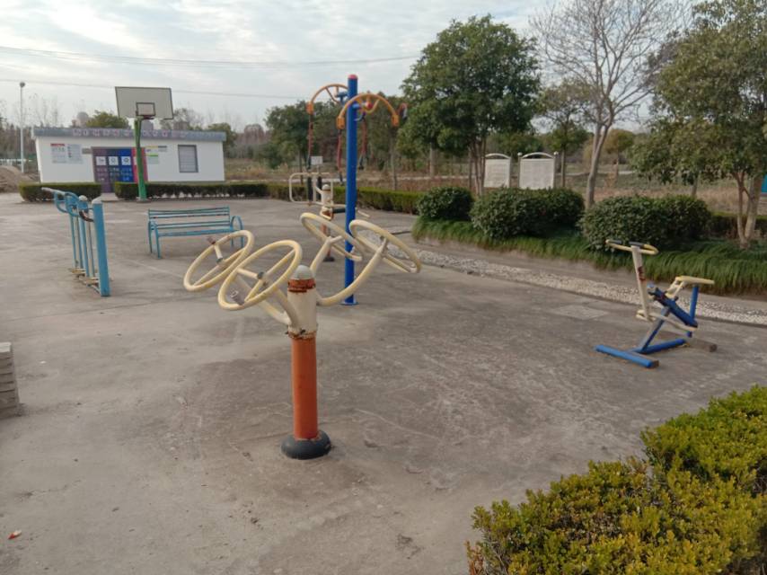 陆路村3组健身点