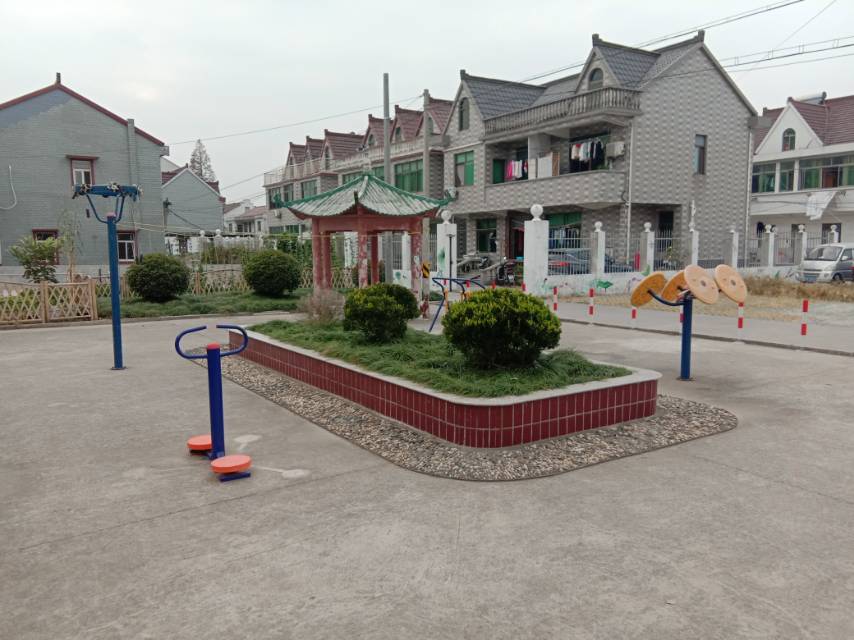 红旗村尹家宅7号北侧健身路径