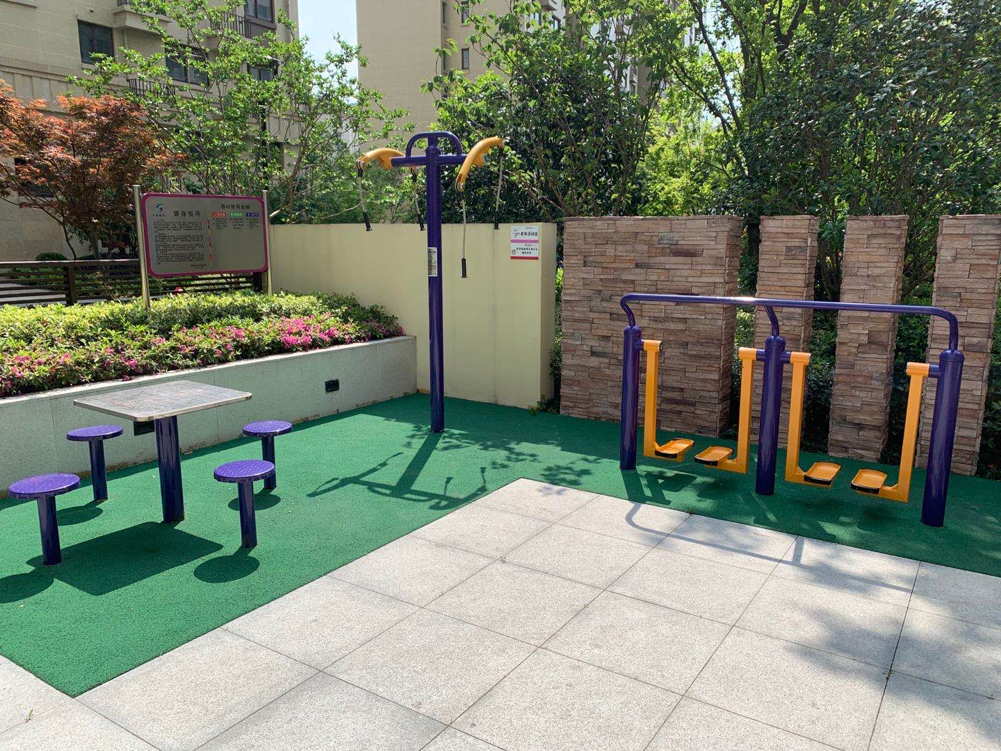 龙威社区景瑞城中公园健身点