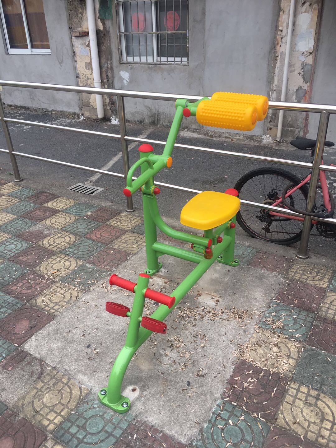 自重腹背锻炼器