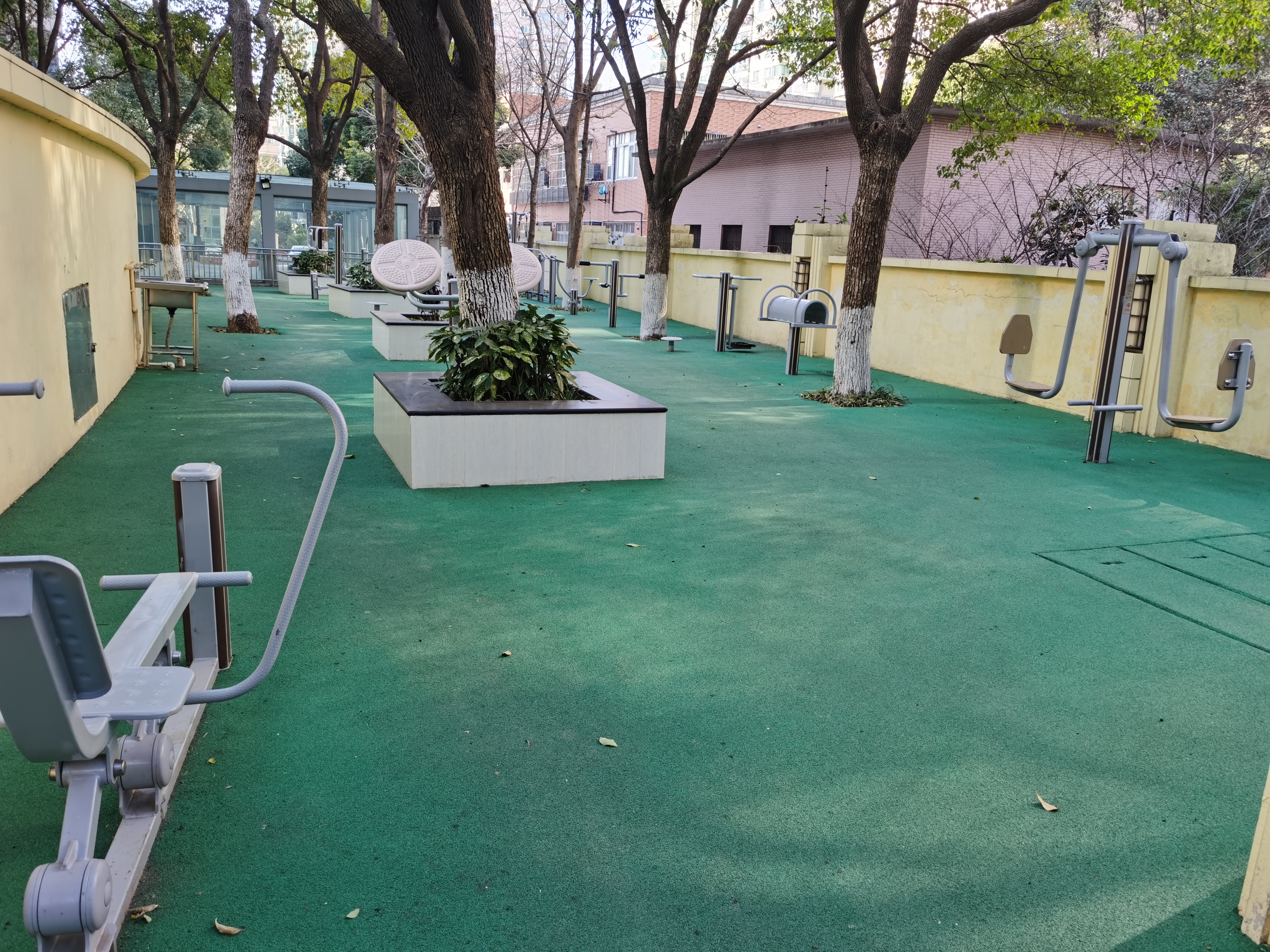 静安区共和新路街道申地居委健身点（和田路280弄）