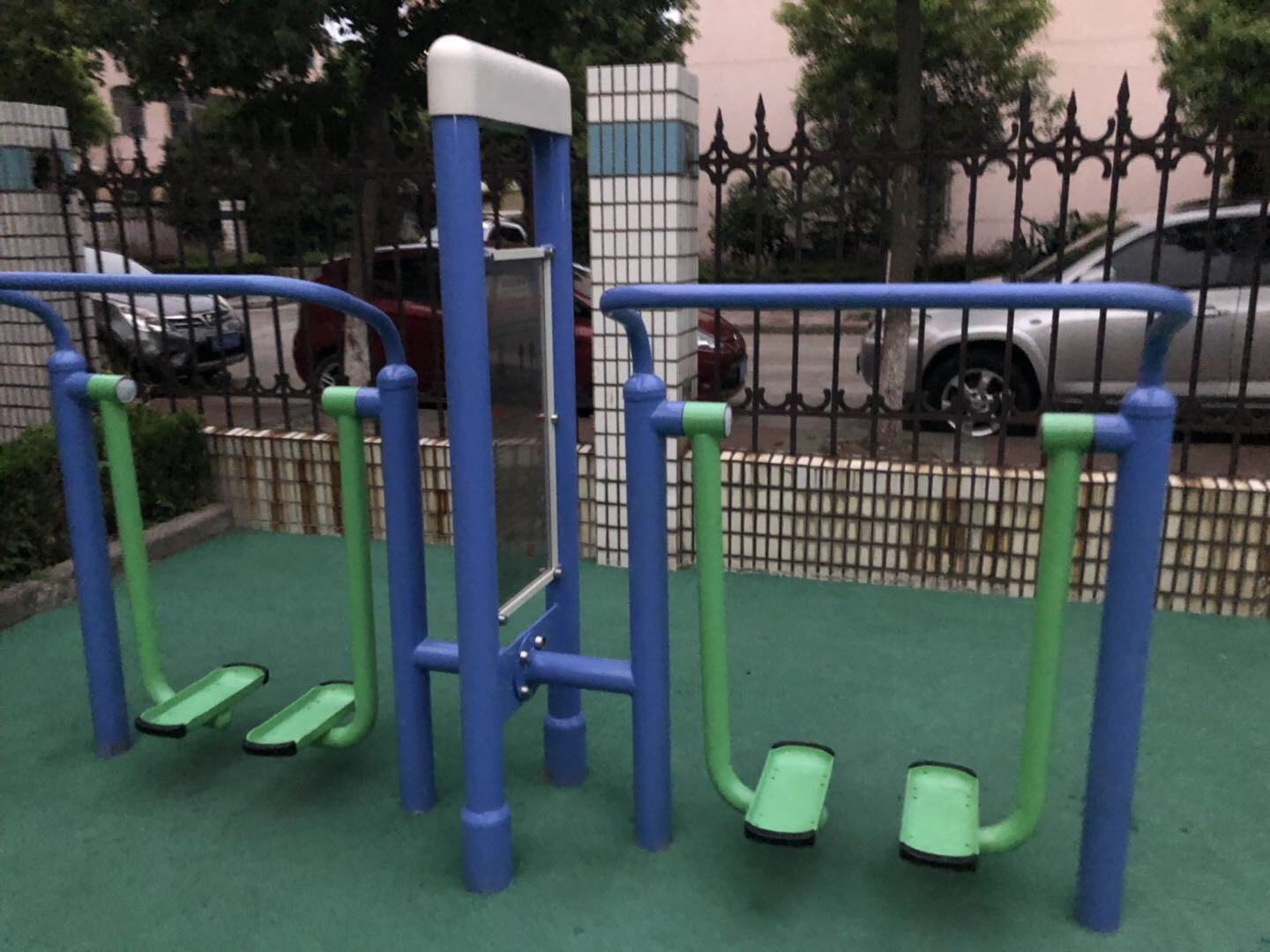 双立柱太空漫步器