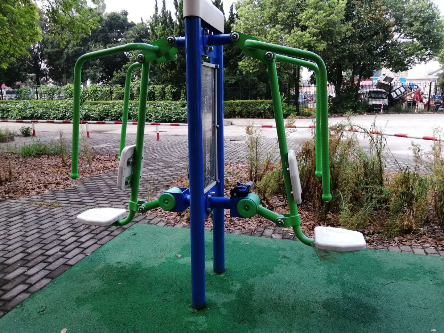 双立柱推力训练器