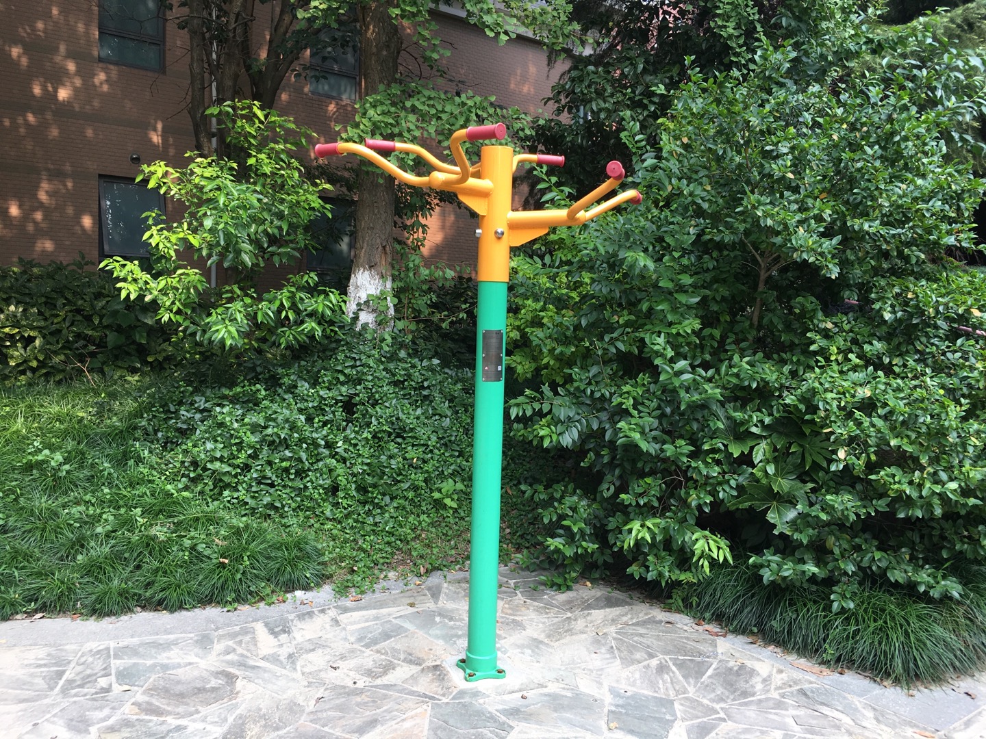 三位引体器