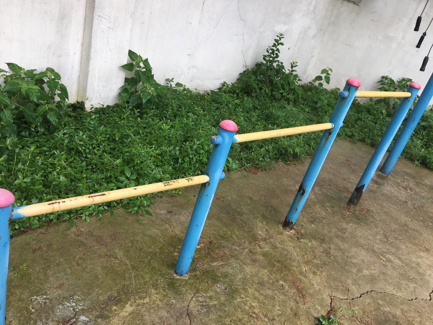 压腿杠