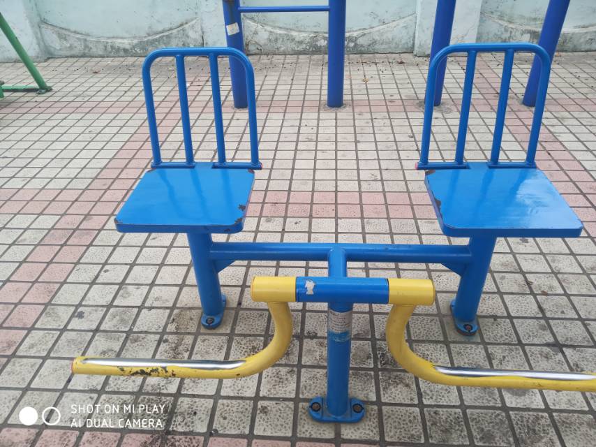 下肢训练器