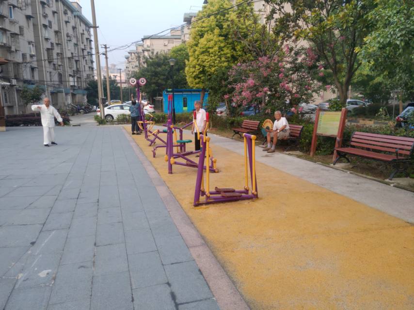 冶金小区健身点