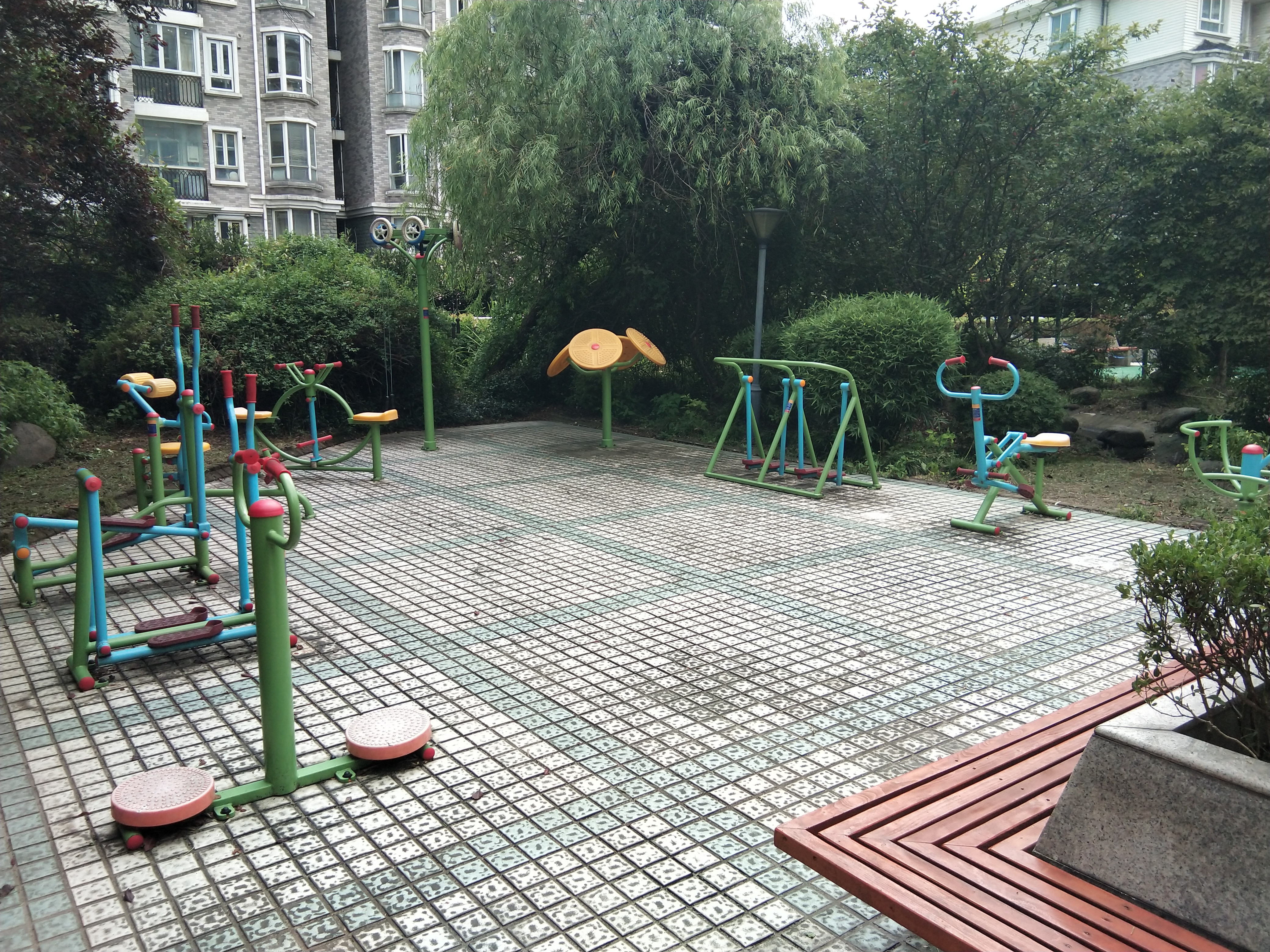 东苑利景健身点