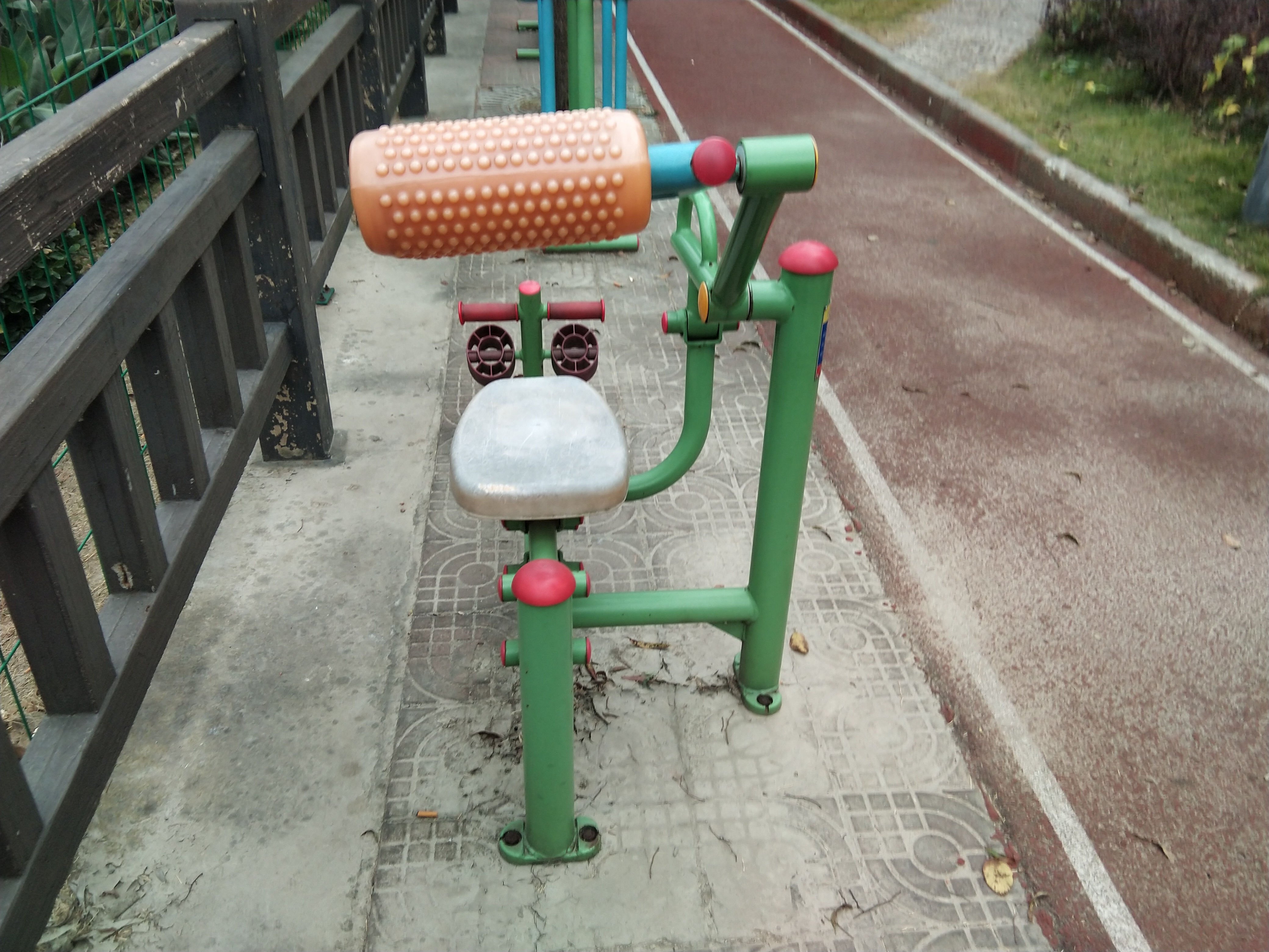 腹背锻炼器