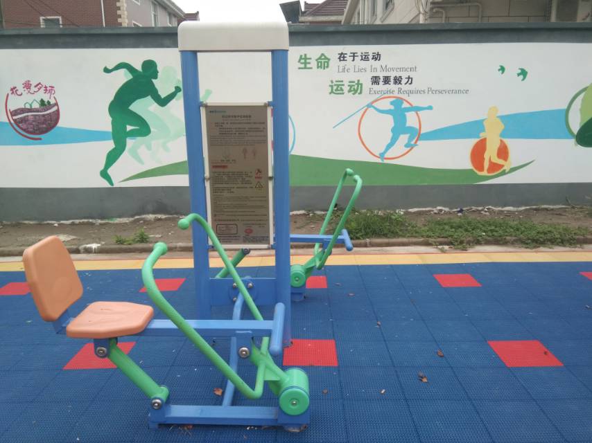 双立柱平推平拉训练器