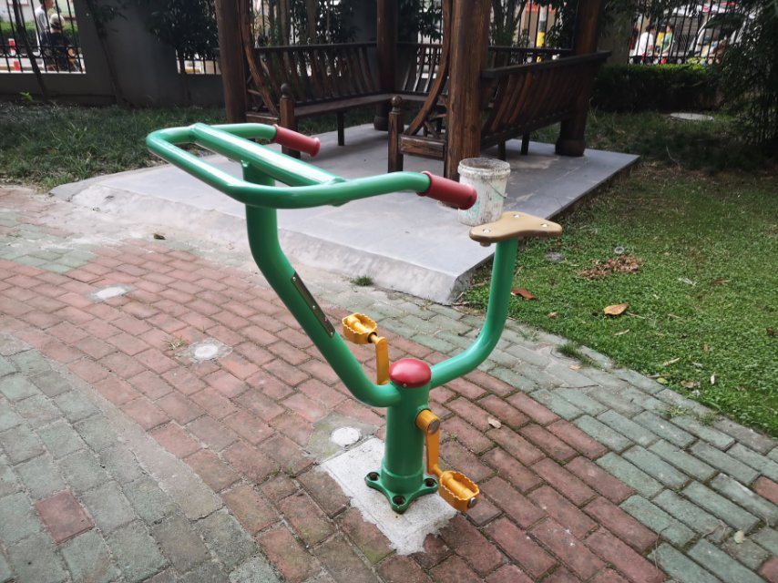 直立健身车