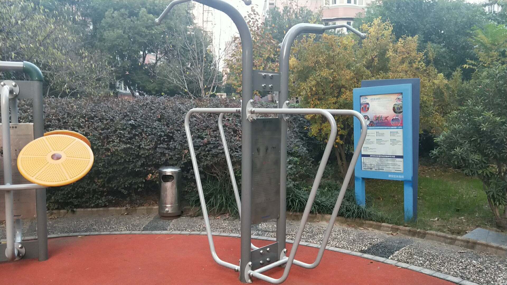双位单双杠