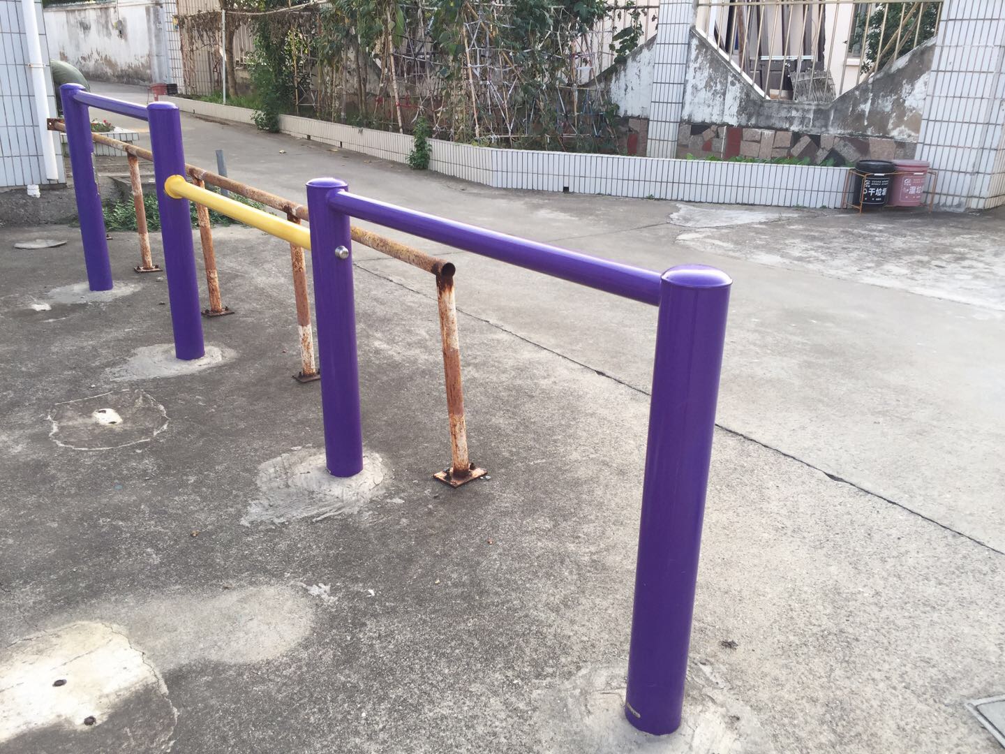 弹振压腿器