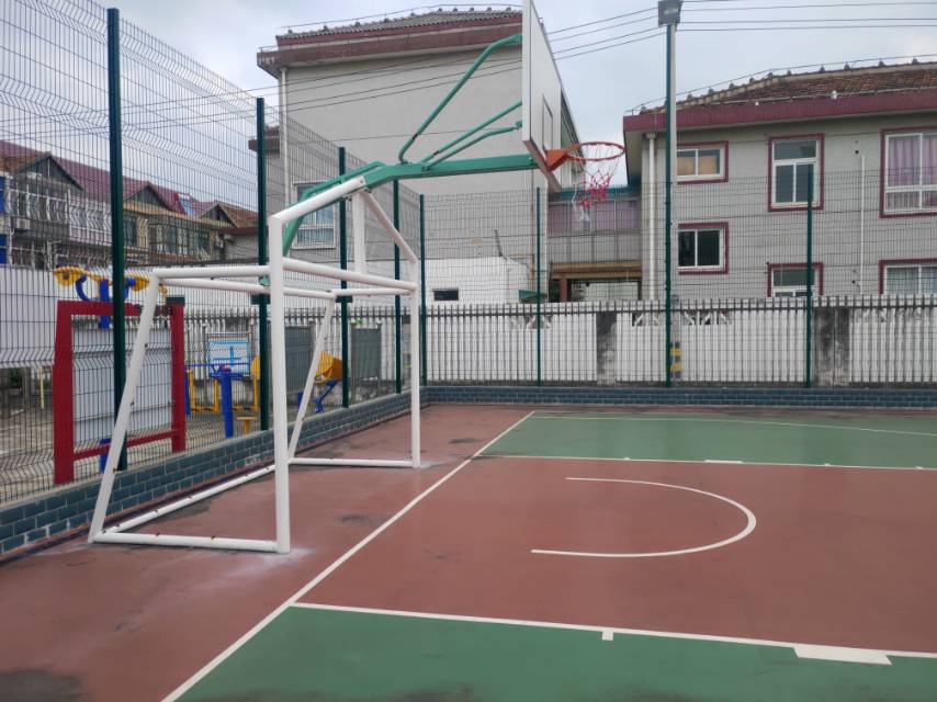 新晨居委篮球场