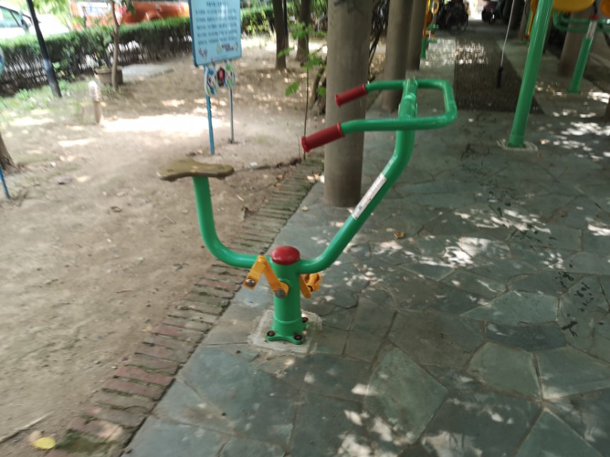 直立健身车