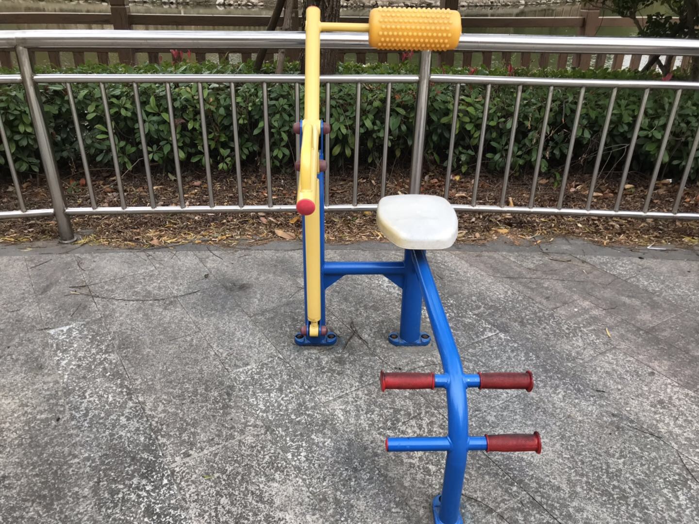 腹背锻炼器