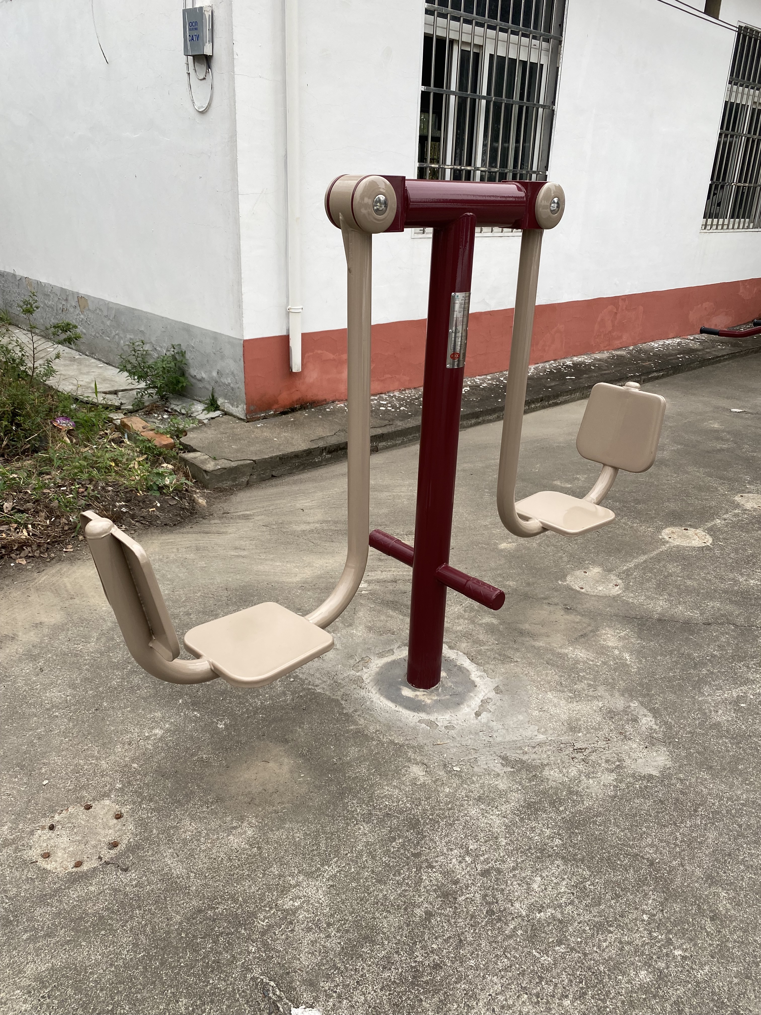 双人坐蹬器