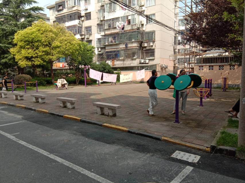 菊泉居委健身苑点
