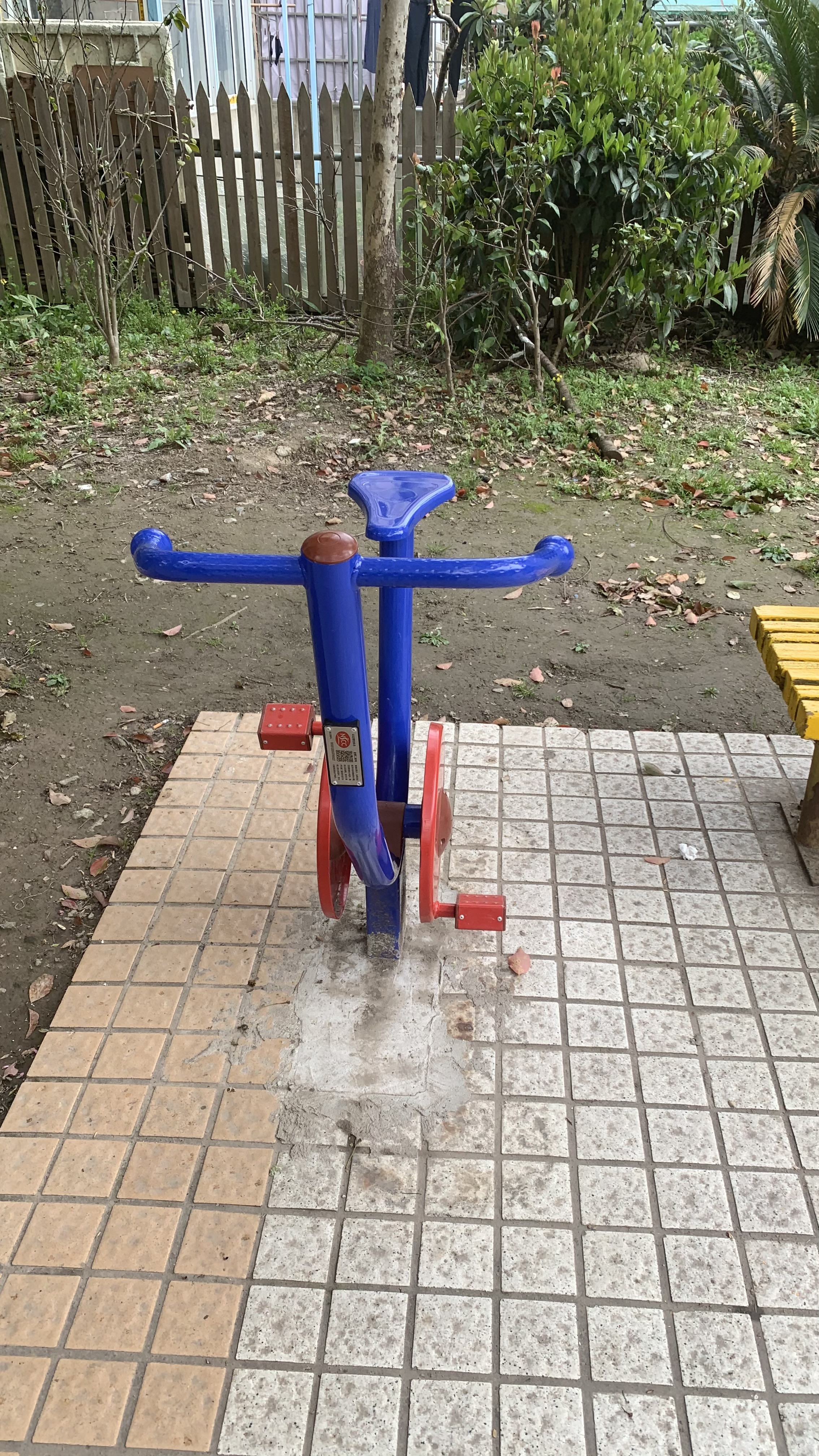 直立健身车