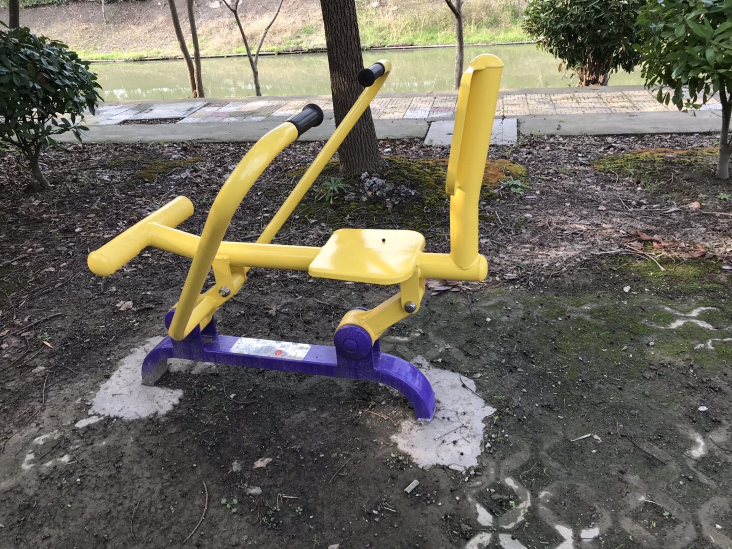 自重式平推训练器
