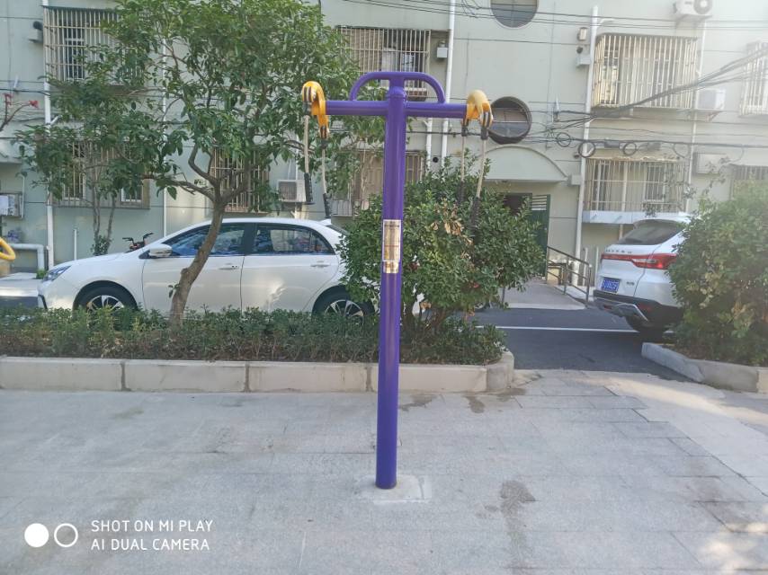牵引器