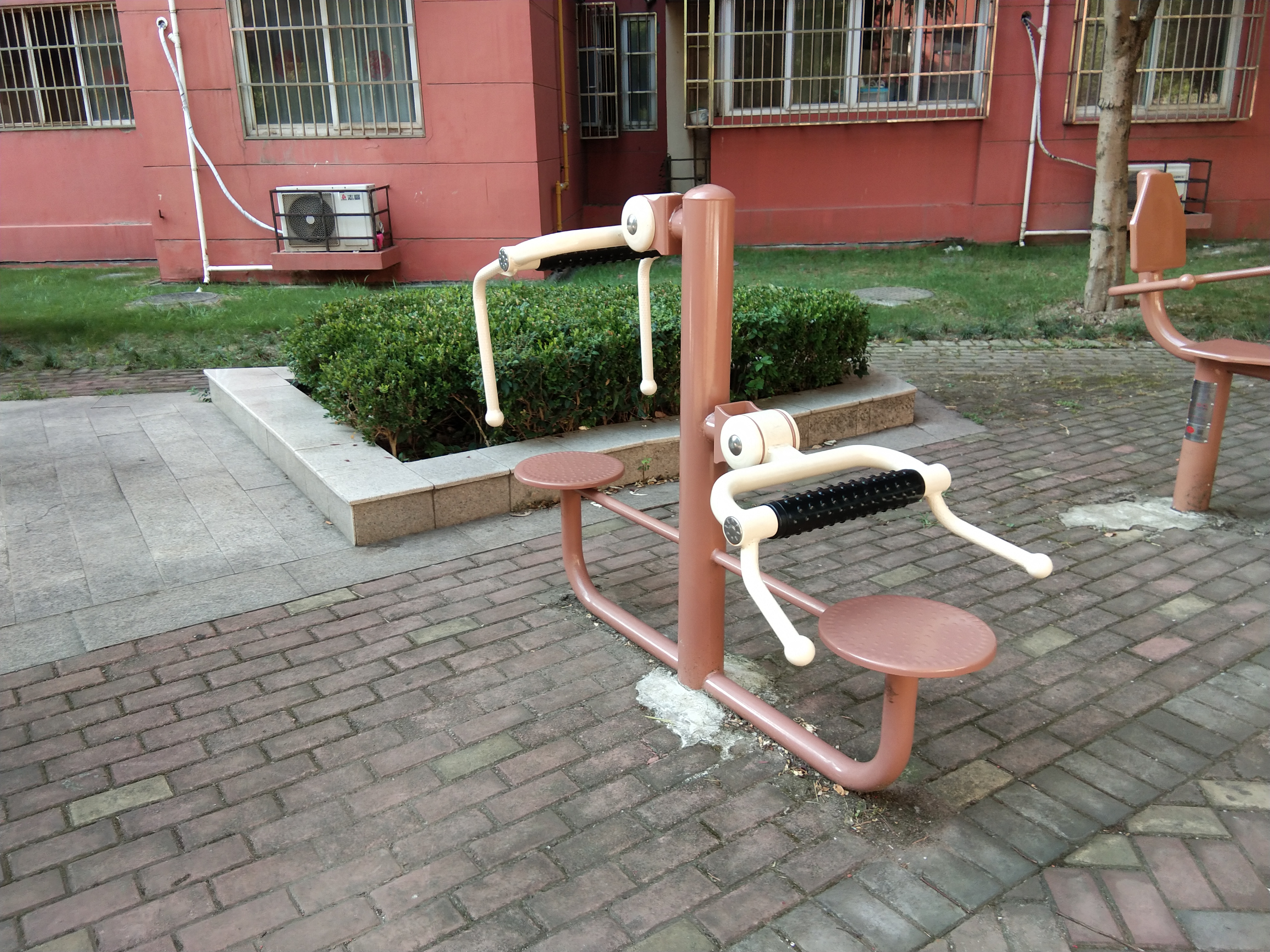 颈腰按摩器