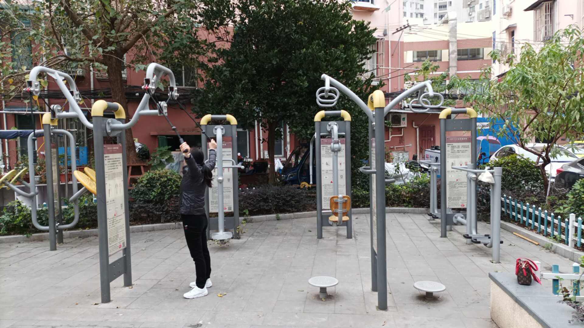 甘泉一村72号健身点