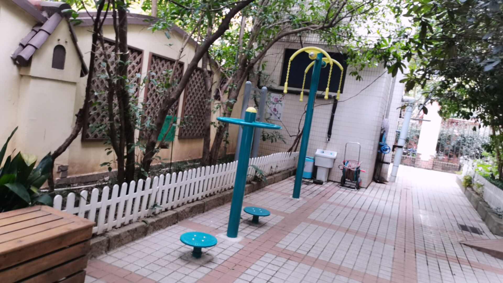 碧绿湖花园健身苑点
