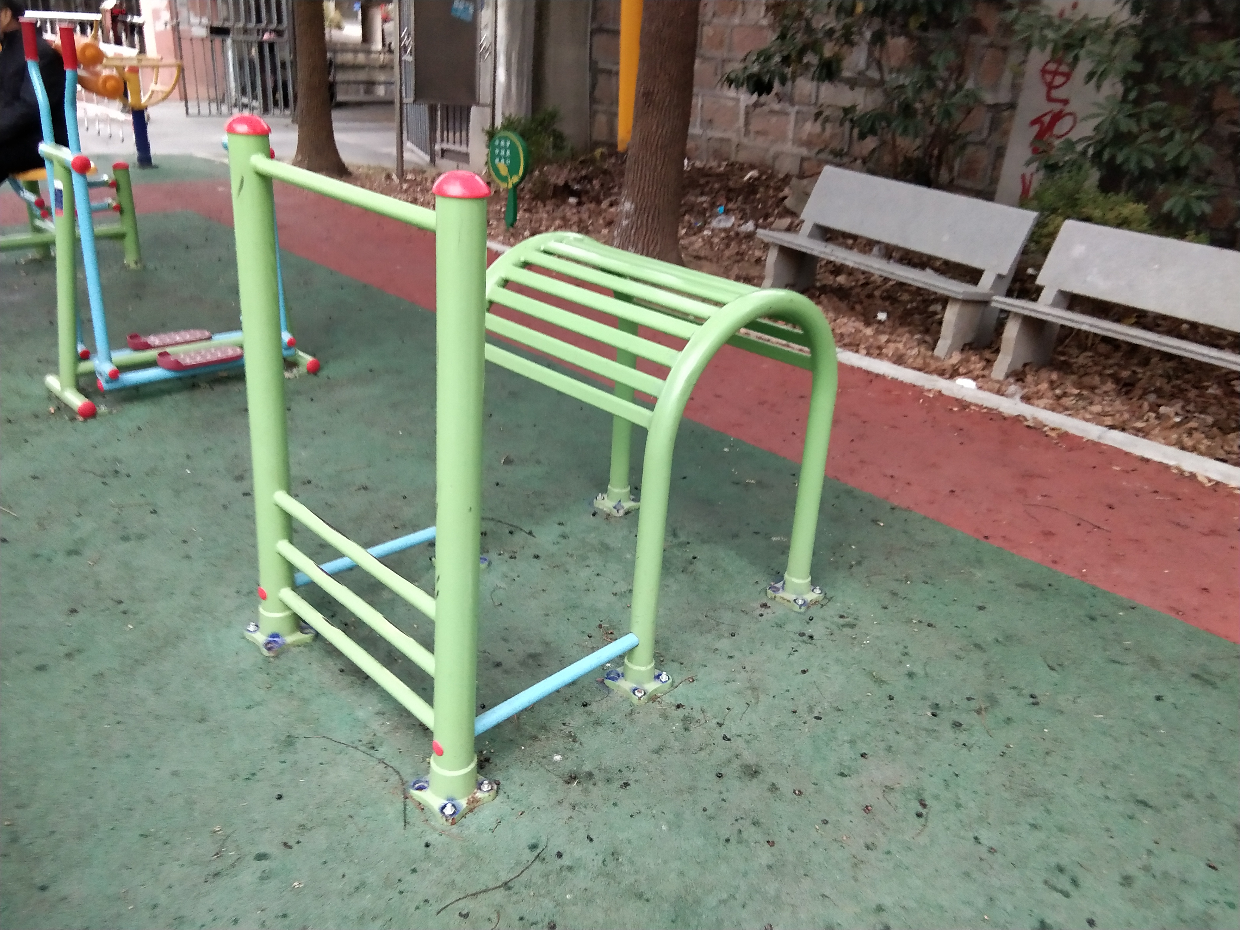 腰背伸展器