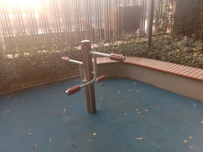 四级压腿按摩器