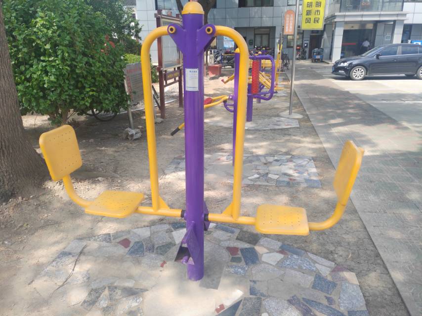 双人坐蹬器